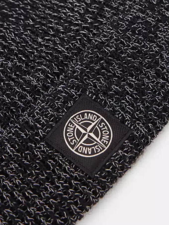 Beanie mit reflektierender Beschichtung und Compass-Patch