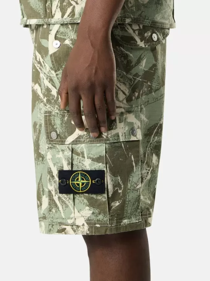 Bequeme Cargo-Bermudashorts mit Camouflage-Print