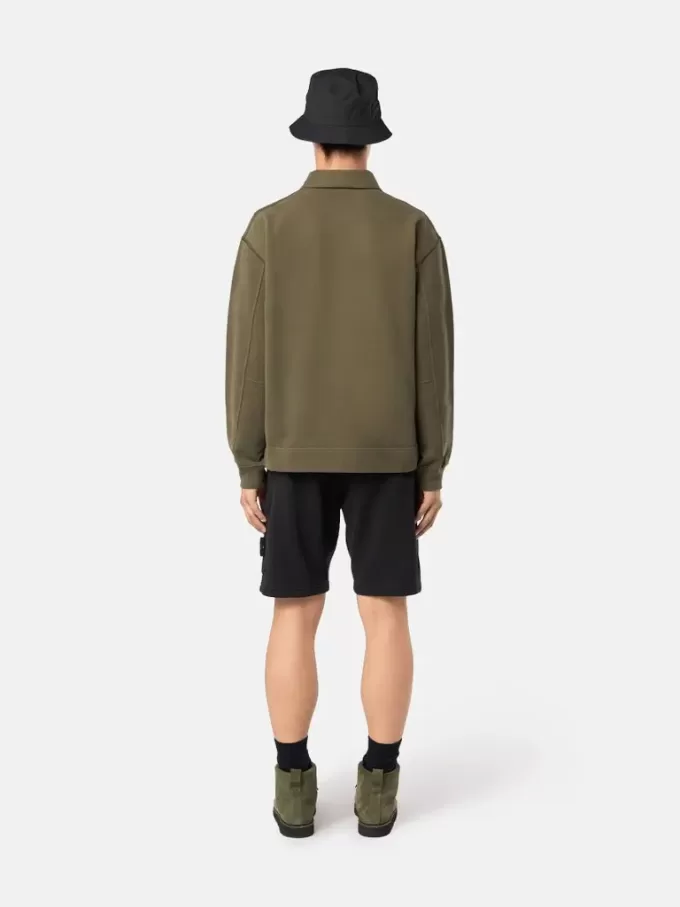 Bermudashorts in regulärer Passform mit elastischem Bund.