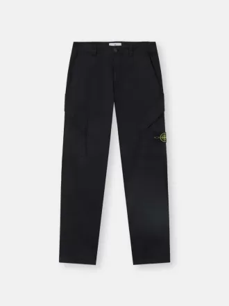 Cargohose in regulärer Passform mit schrägen Reißverschlusstaschen.