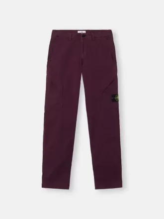 Cargohose in regulärer Passform mit schrägen Reißverschlusstaschen.