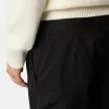 Cargohose in regulärer Passform mit schrägen Reißverschlusstaschen.