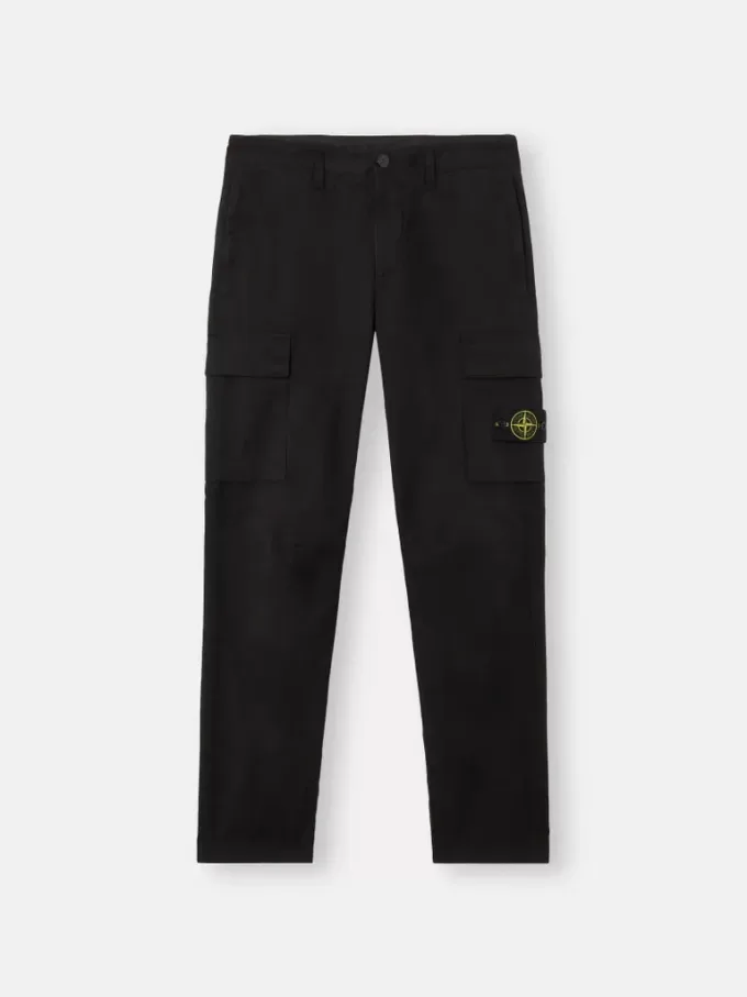 Cargohose mit normaler, konisch zulaufender Passform und Reißverschlusstaschen.