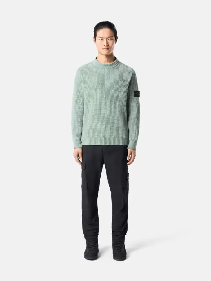Cargohose mit normaler, konisch zulaufender Passform und Reißverschlusstaschen.