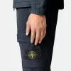 Cargohose mit normaler, konisch zulaufender Passform und Reißverschlusstaschen.