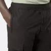 Cargohose mit normaler, konisch zulaufender Passform und Reißverschlusstaschen.