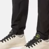 Cargohose mit normaler, konisch zulaufender Passform und Reißverschlusstaschen.