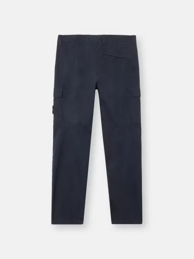 Cargohose mit normaler, konisch zulaufender Passform und Reißverschlusstaschen.