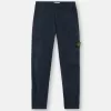 Cargohose mit normaler, konischer Passform und Reißverschlusstaschen.