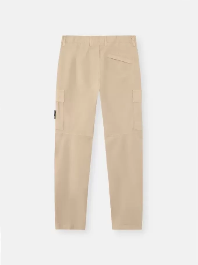 Cargohose mit normaler, konischer Passform und Reißverschlusstaschen.