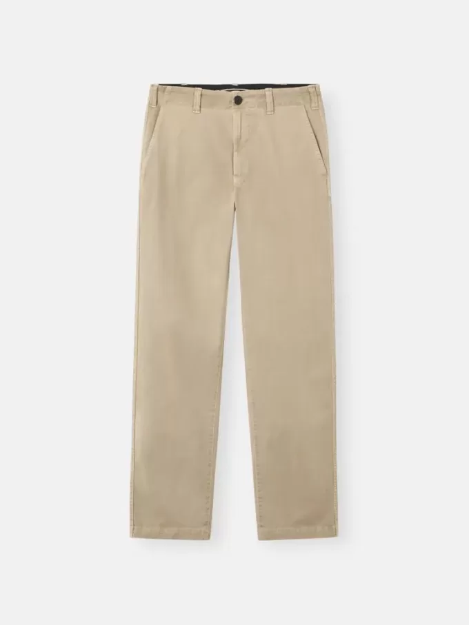 Chino-Hose in regulärer Passform mit Taschen und Compass-Aufnäher.