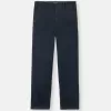 Chino-Hose in regulärer Passform mit Taschen und Compass-Aufnäher.