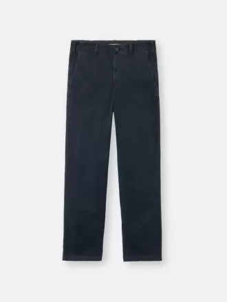 Chino-Hose in regulärer Passform mit Taschen und Compass-Aufnäher.