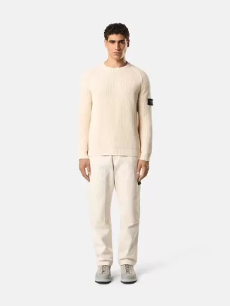 Chino-Hose mit lockerer Passform und elastischem Bund.