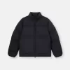 Daunenjacke mit wasserabweisender Beschichtung