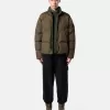 Daunenjacke mit Windschutz