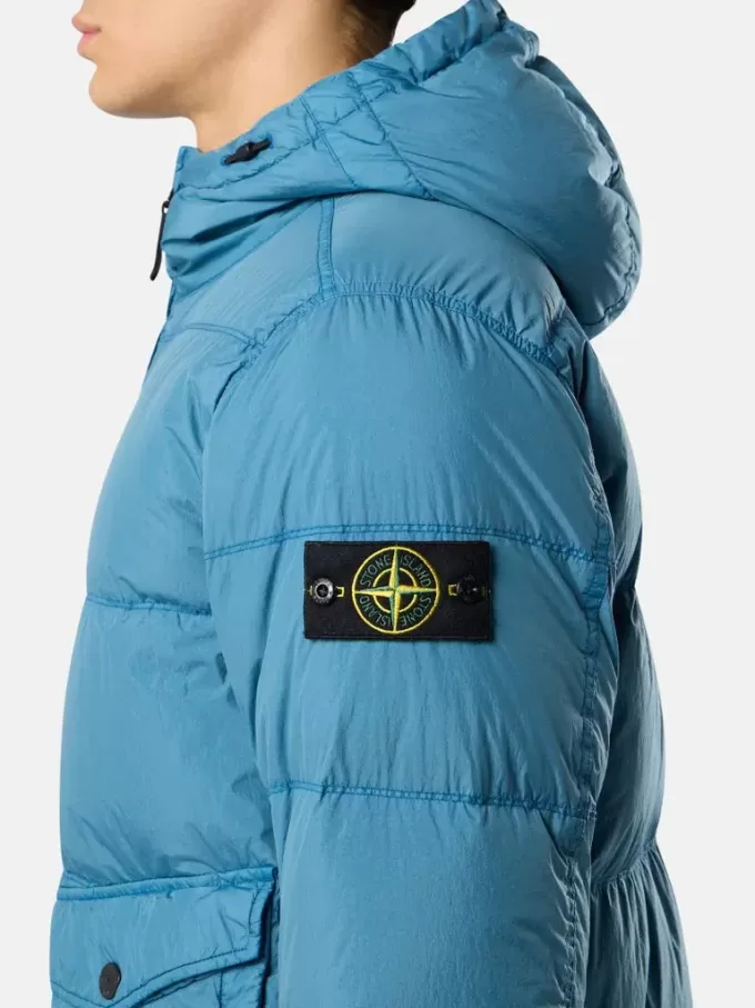 Kapuzen-Daunenjacke mit Windschutz