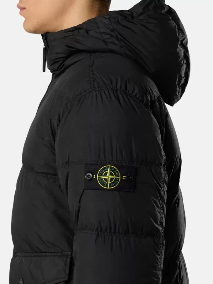 Kapuzen-Daunenjacke mit Windschutz