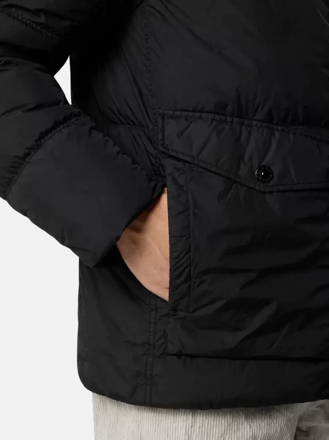 Kapuzen-Daunenjacke mit Windschutz