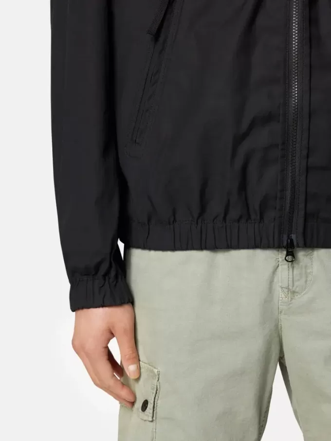Kapuzenjacke mit Allwetterbarriere und Tropfenschutz