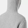 Kapuzenpullover mit Reißverschluss, Taschen und Fischerrippenmuster.