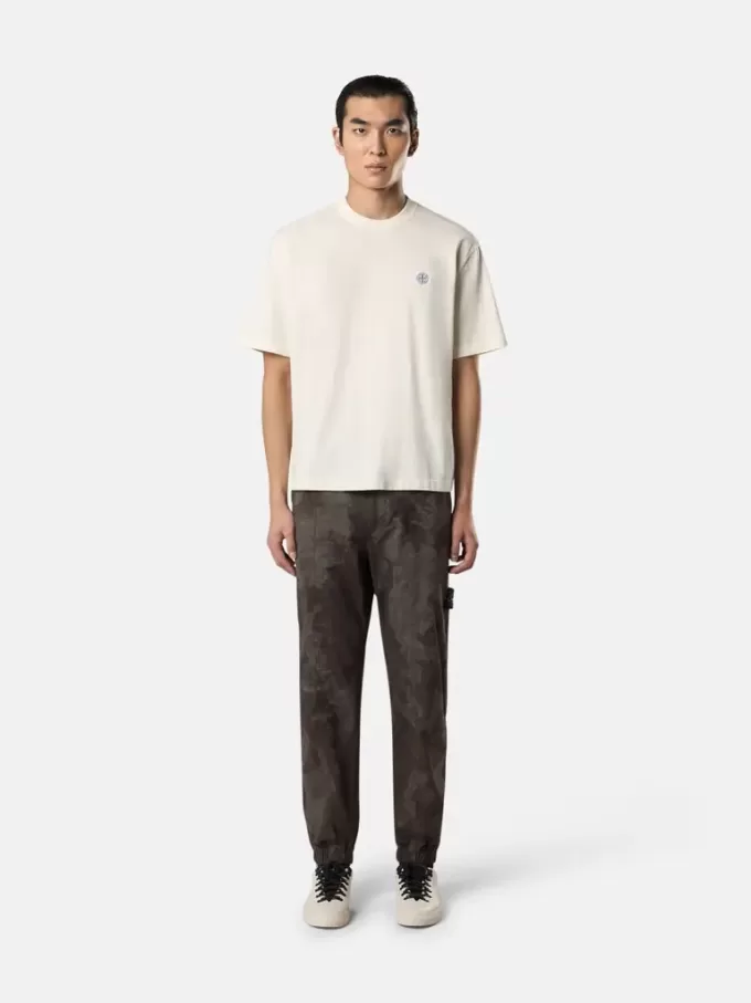 Kurzarm-T-Shirt mit Kompass-Aufnäher
