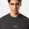 Kurzärmeliges T-Shirt in regulärer Passform mit „Bleeding Numbers”-Print