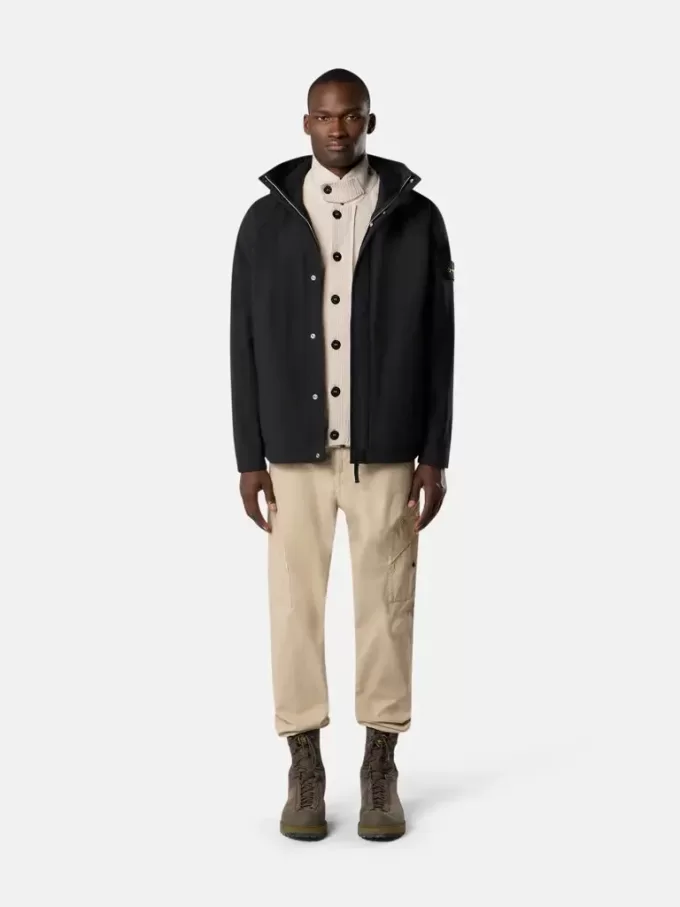 Leichter Parka mit Kapuze und wetterfester Membran