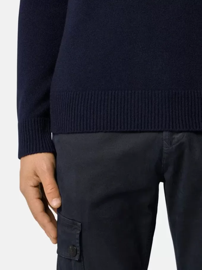 Pullover mit halbem Reißverschluss und Filzbesatz