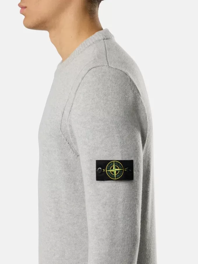 Pullover mit Rundhalsausschnitt und Details in Umkehrmaschen
