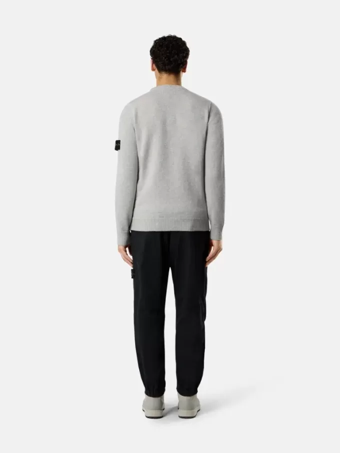 Pullover mit Rundhalsausschnitt und Details in Umkehrmaschen