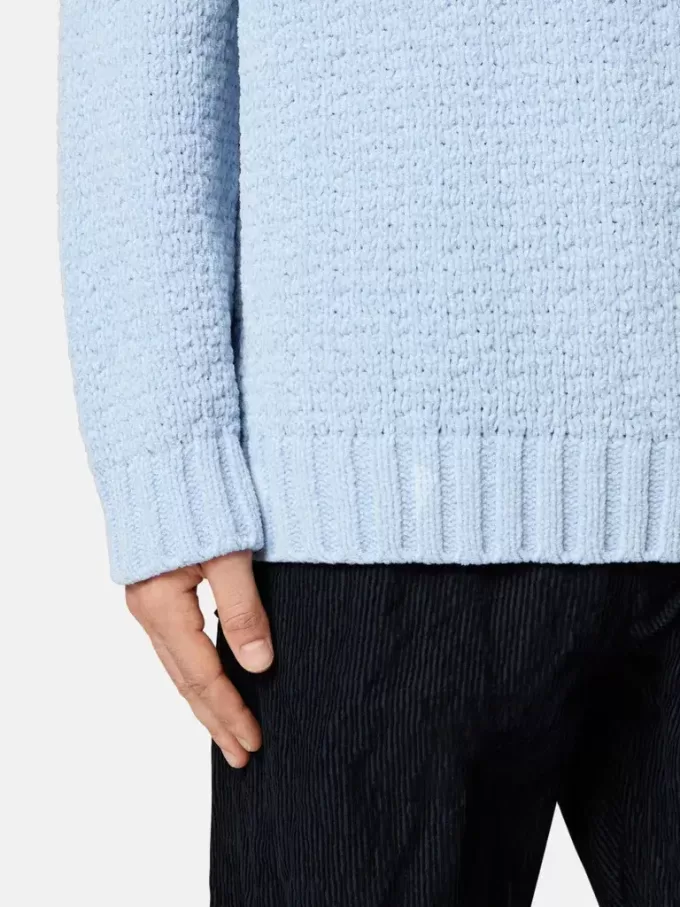 Pullover mit Stehkragen und Ziernähten
