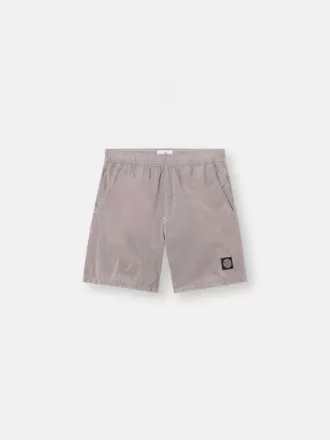 Regular-Fit-Badeshorts mit Taschen und Mesh-Futter.
