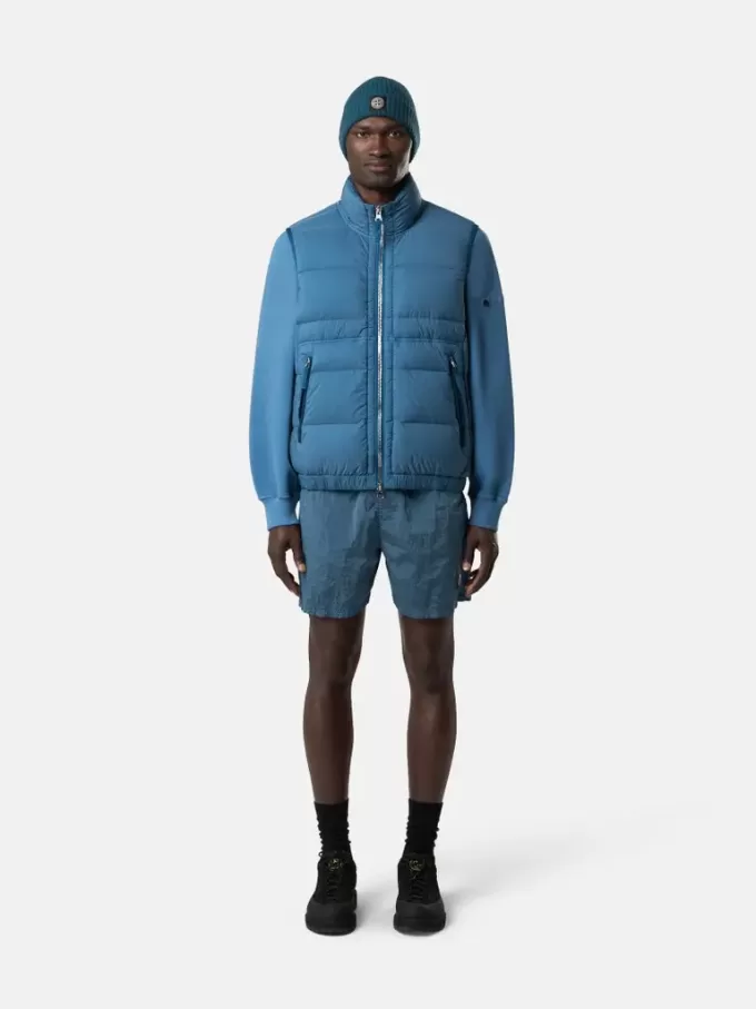 Regular-Fit-Badeshorts mit Taschen und Mesh-Futter.