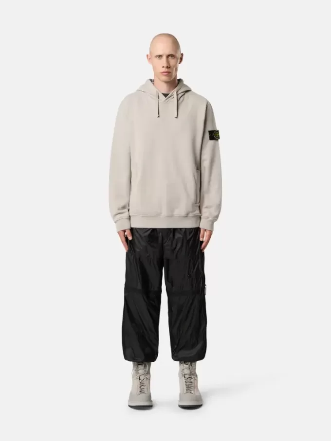 Regular-Fit-Kapuzenpullover mit Kängurutasche.