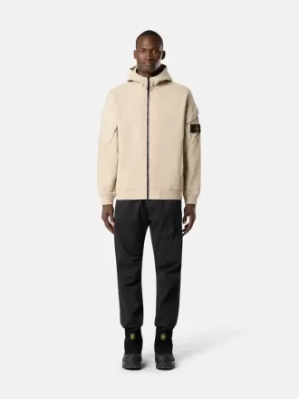 Regular-Fit-Sweatshirt mit Kapuze und Reißverschluss sowie Ärmeltaschen.