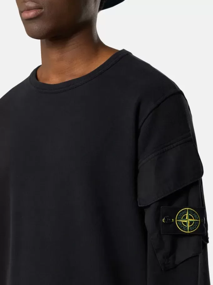 Regular-Fit-Sweatshirt mit Rundhalsausschnitt und Ärmeltaschen