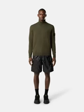 Rollkragenpullover mit gerippten Bündchen