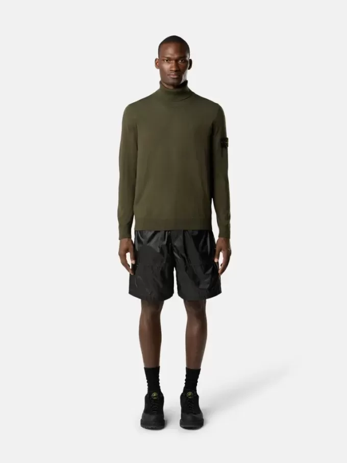 Rollkragenpullover mit gerippten Bündchen