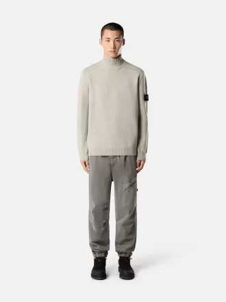 Rollkragenpullover mit gerippten Bündchen
