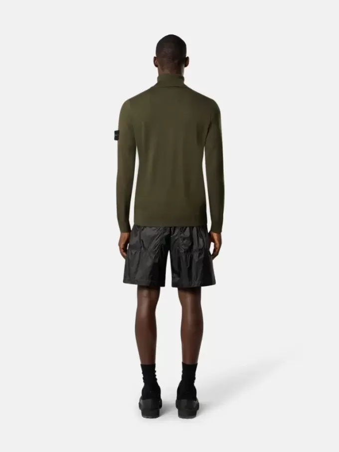 Rollkragenpullover mit gerippten Bündchen