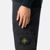 Schmal geschnittene Cargohose mit Reißverschlusstaschen
