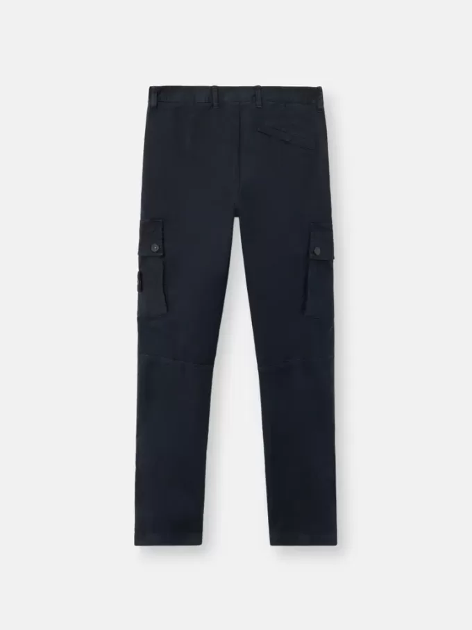 Schmal geschnittene Cargohose mit Reißverschlusstaschen Schmal geschnittene Cargohose mit Reißverschlusstaschen