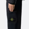 Schmal geschnittene Jogginghose mit elastischem Bund