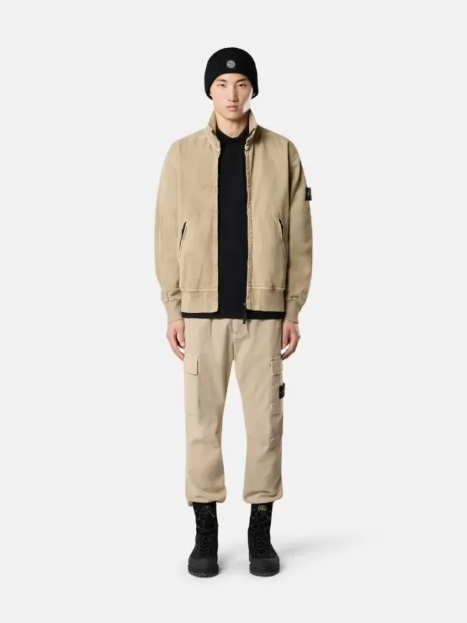 Schmal geschnittenes Kurzarm-Poloshirt mit Compass-Aufnäher Schmal geschnittenes Kurzarm-Poloshirt mit Compass-Aufnäher
