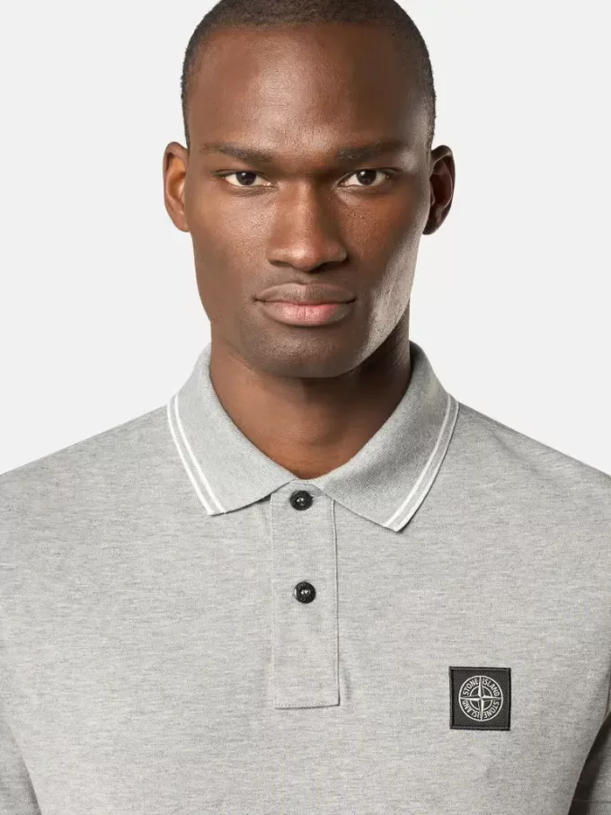 Slim-Fit-Kurzarm-Poloshirt mit gestreiften Details