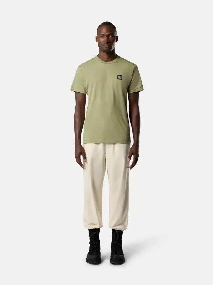 Slim-Fit-T-Shirt mit kurzen Ärmeln und Kompass-Aufnäher