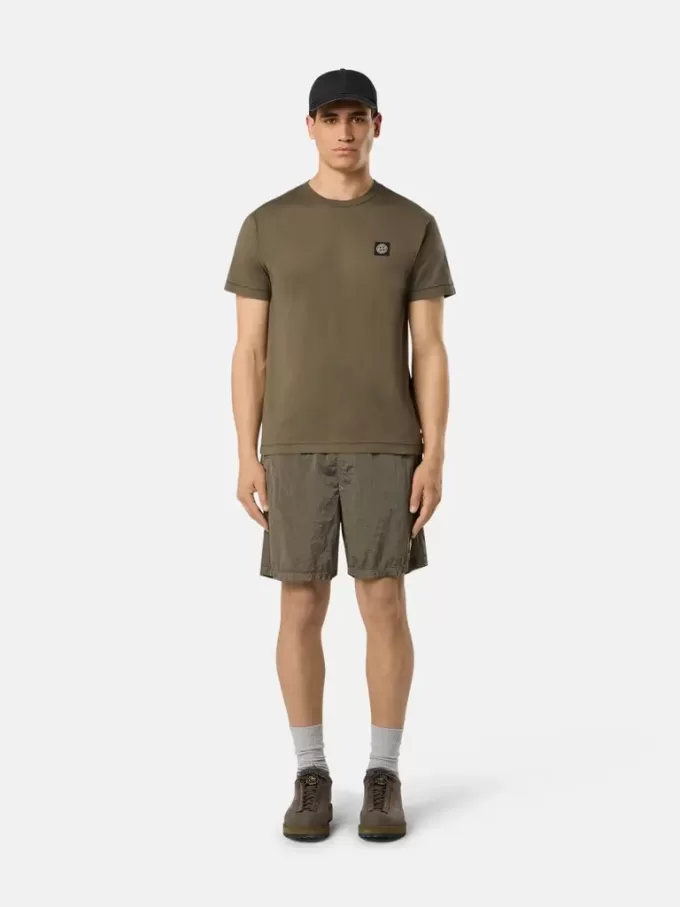 Slim-Fit-T-Shirt mit kurzen Ärmeln und Kompass-Aufnäher Slim-Fit-T-Shirt mit kurzen Ärmeln und Kompass-Aufnäher