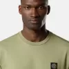 Slim-Fit-T-Shirt mit kurzen Ärmeln und Kompass-Aufnäher