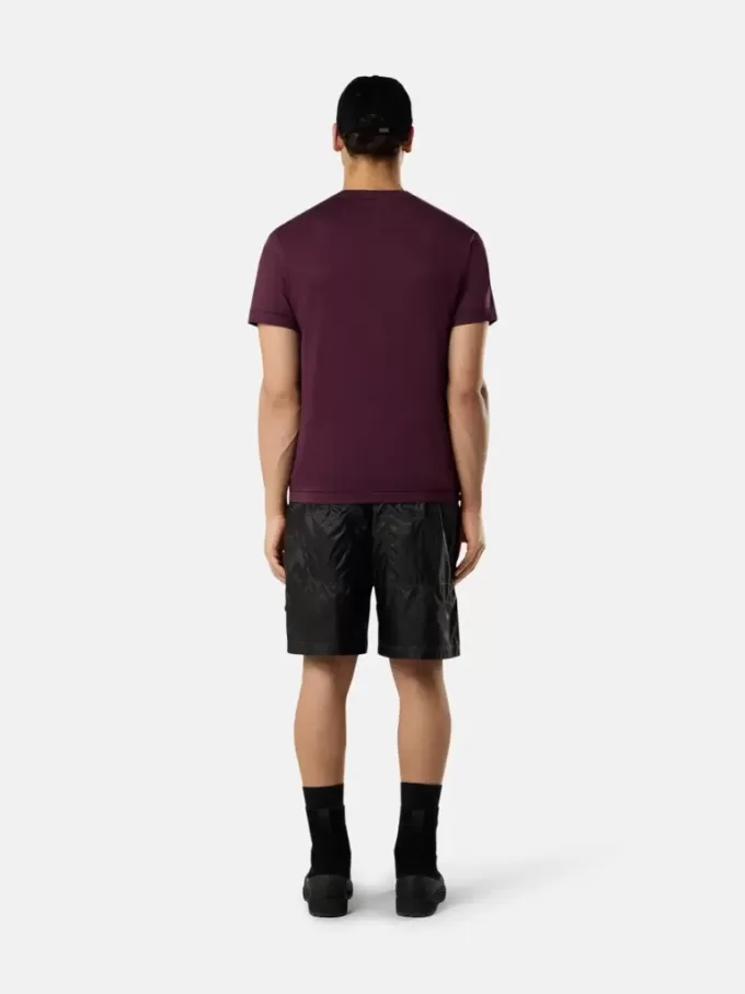 Slim-Fit-T-Shirt mit kurzen Ärmeln und Kompass-Aufnäher